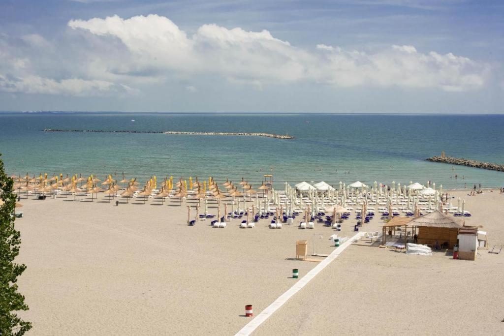 Hotel Parc Mamaia Exterior foto